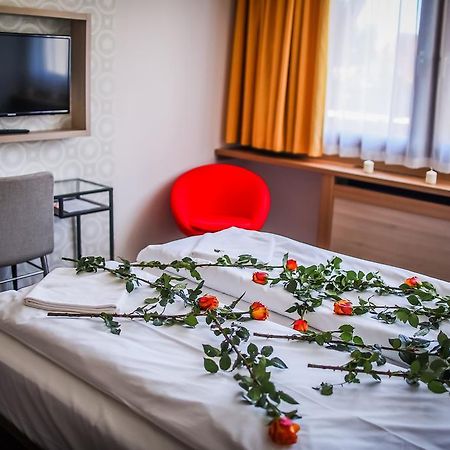 Imola Udvarhaz Dessert Hotel Егер Стая снимка