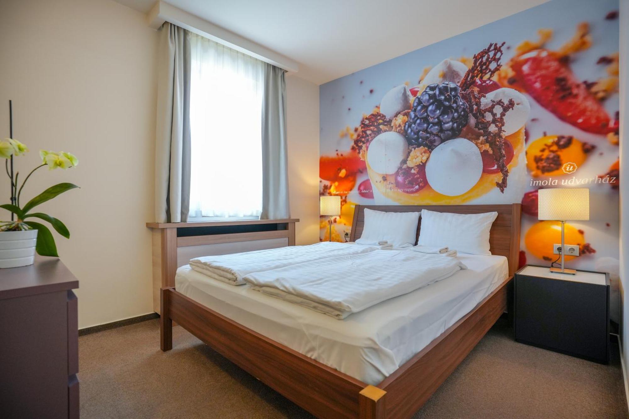 Imola Udvarhaz Dessert Hotel Егер Екстериор снимка