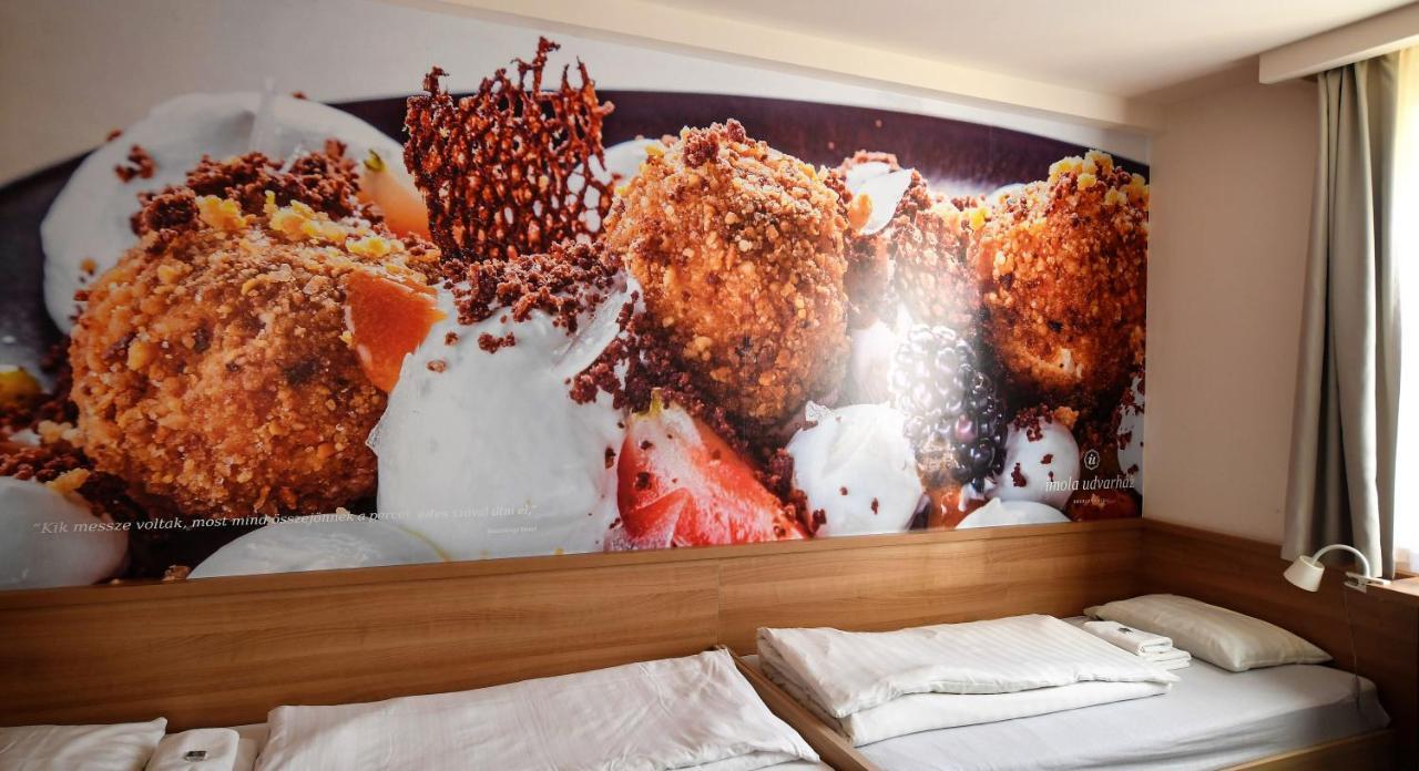 Imola Udvarhaz Dessert Hotel Егер Екстериор снимка